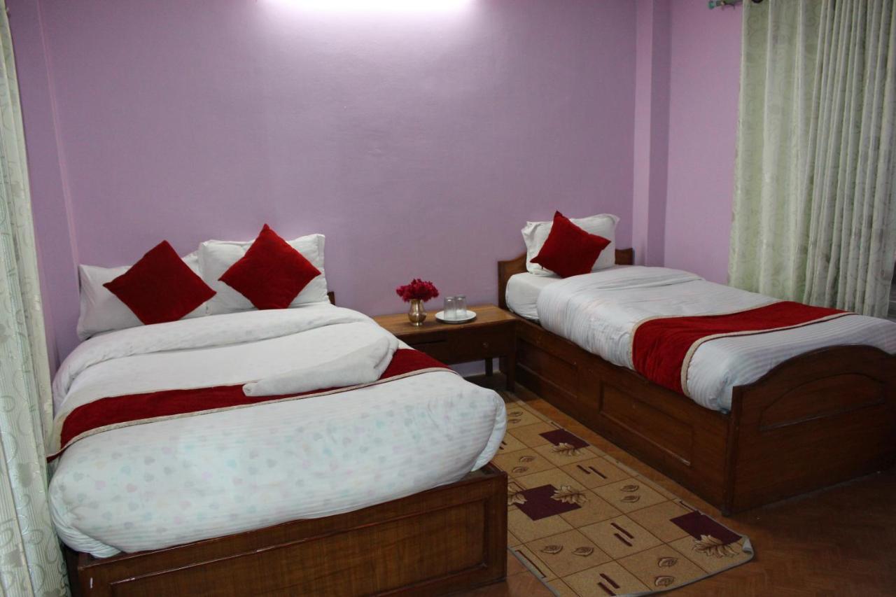 Hotel Snow Leopard Pokhara Exterior photo