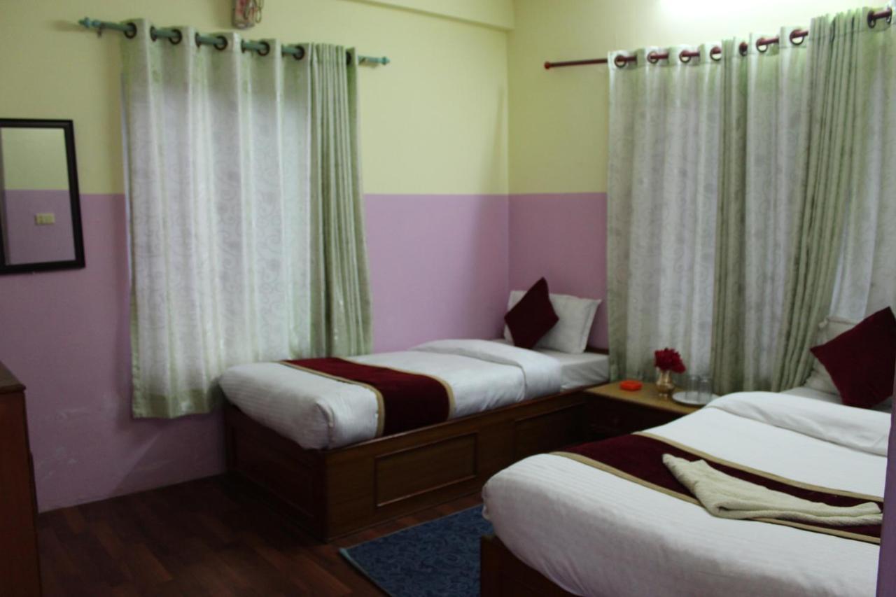 Hotel Snow Leopard Pokhara Exterior photo