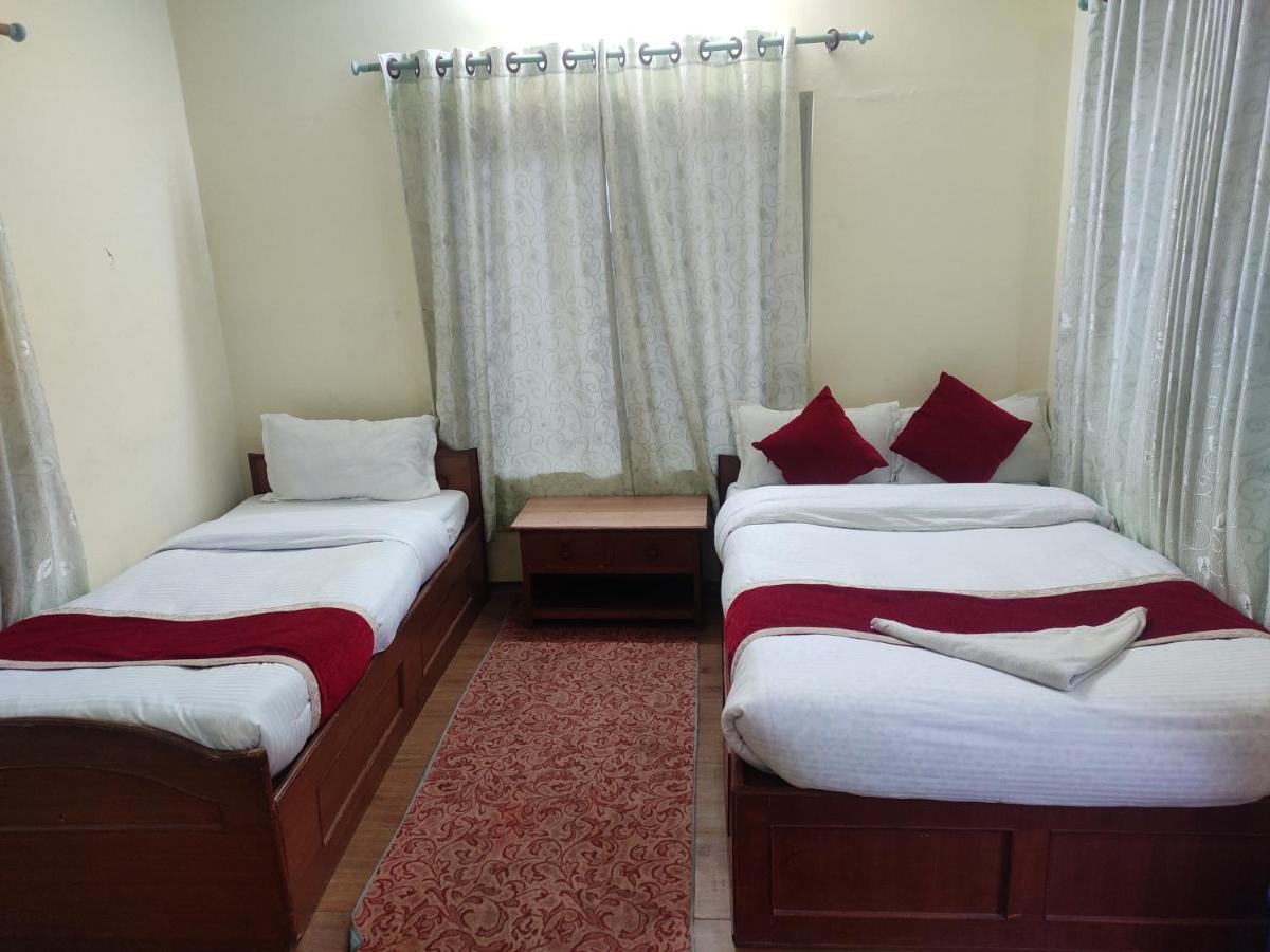 Hotel Snow Leopard Pokhara Exterior photo